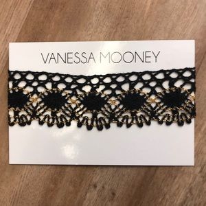 Vanessa Mooney Choker